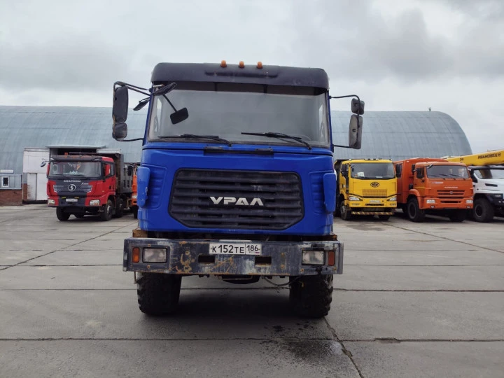 Седельный тягач Урал 44202-3511-82 (6х6).Сургут.